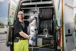 Leistungen für Faulturmentleerung und Faulturmreinigung